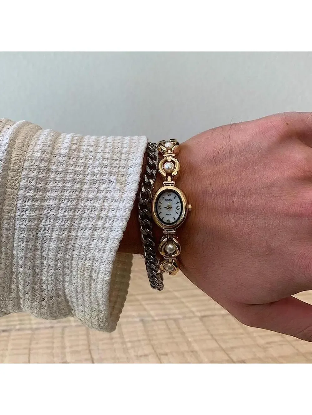 Luxury Y2K style Gold round stainless steel quartz pearl stone charm watch